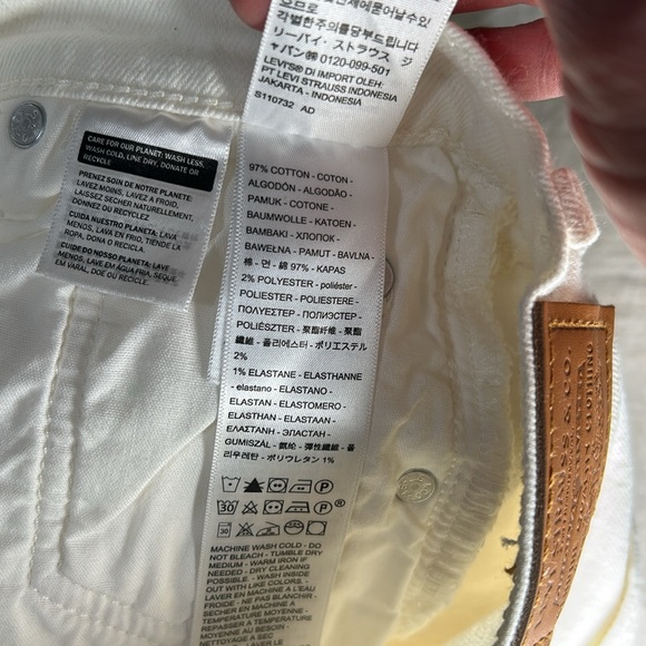 LEVI'S Premium Ribcage Cutoff Ivory Shorts Raw Hem Distressed Size 23” - Picture 9 of 9